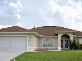 652 Valley Ave, Lehigh Acres, FL 33974
