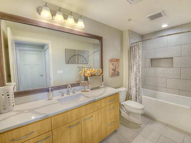 Heritage Place Condos — Photo 26