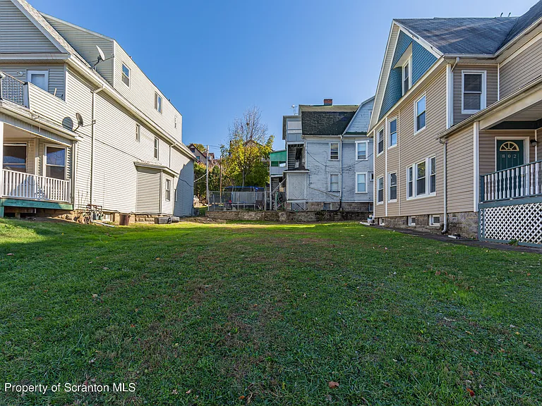 802 Quincy Ave — Photo 10