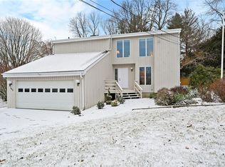 105 Patrick Dr, Fairfield, CT 06824