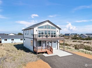 1392 N Jetty Ave, Ocean Shores, WA