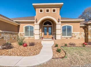 121 Bucks Ln, La Vernia, TX 78121