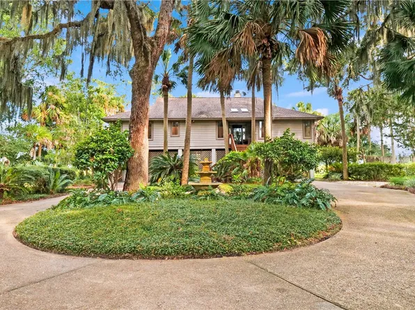 1144 Kittles Island Dr SE, Darien, GA 31305