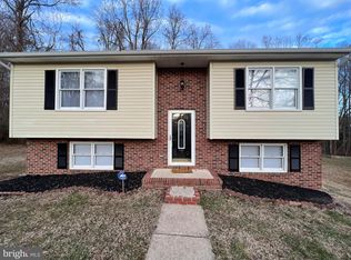 11211 Surry Woods Ct, Fredericksburg, VA