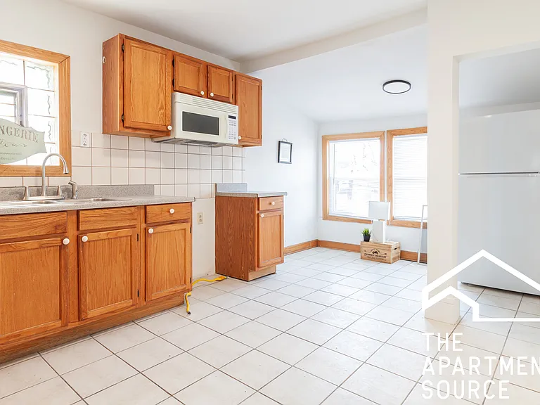 1634 N Whipple St #2 — Photo 8