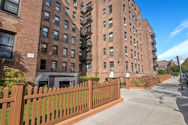Sold by HomeDax Real Estate | media 9