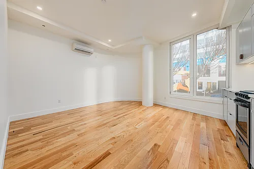 33 Franklin St Photo 1