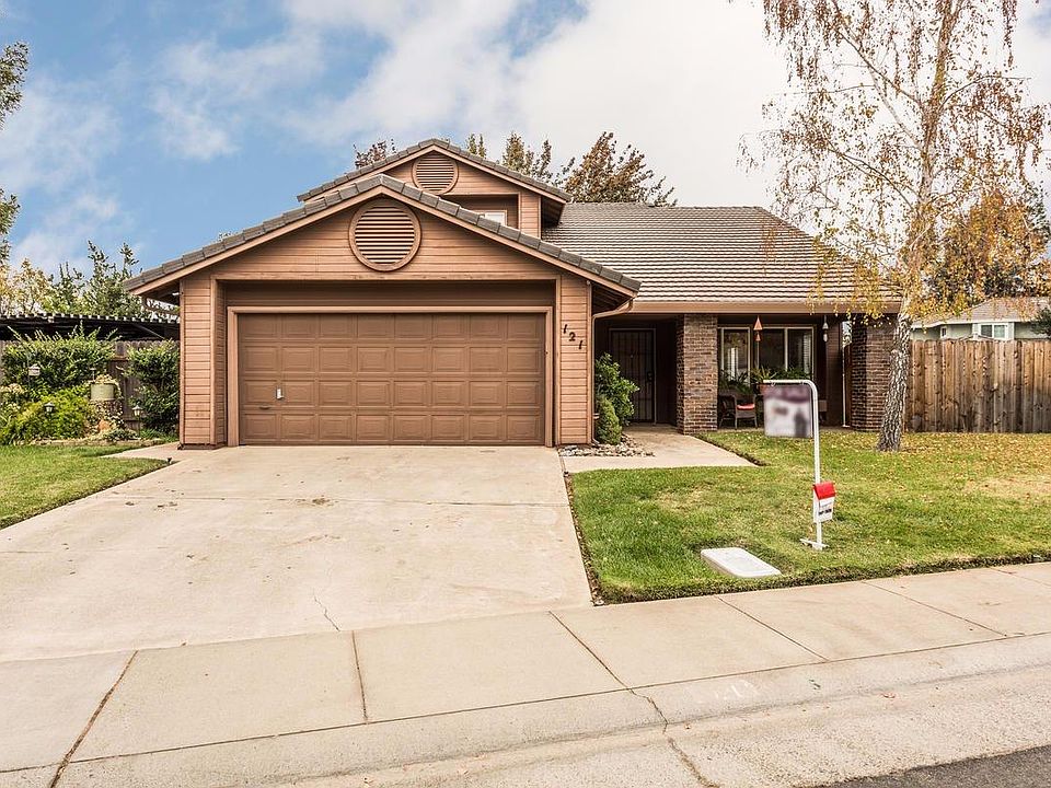 1st image of 121 Quail Hollow Dr
