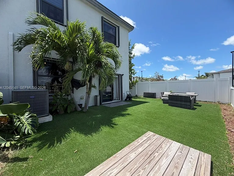 20476 NW 4th Ct #20476 — Photo 10