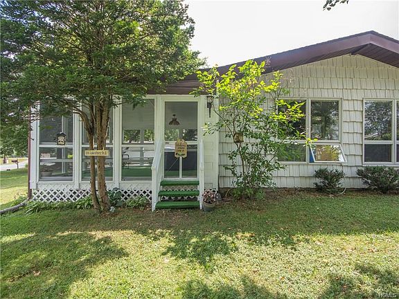 3rd image of 202 Lake Shore Dr E