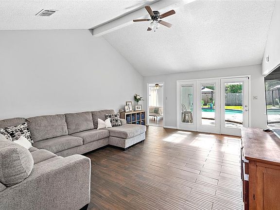 4th image of 13018 Cricket Hollow Ln