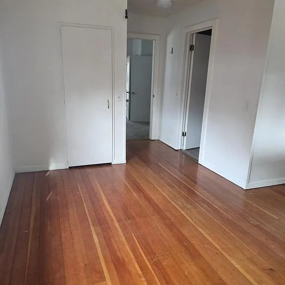 229 SW J St — Photo 10