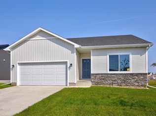 605 NW Compass Ave, Waukee, IA 50263