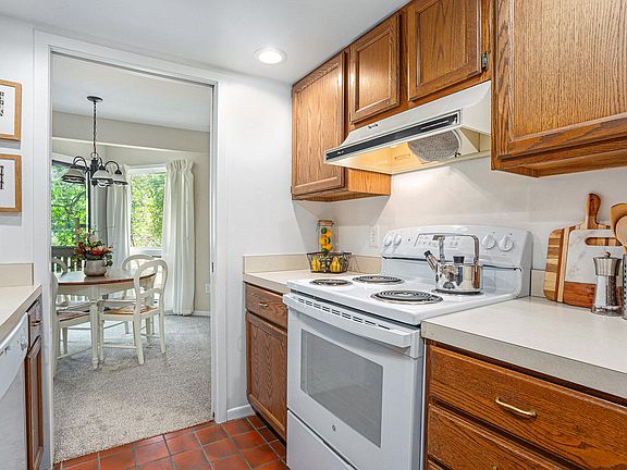 4th image of 1260 Hillburn Ave NW