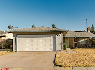 632 W Antonio Dr, Clovis, CA 93612