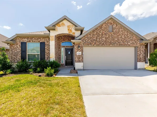 6718 Coral Bells Ln, Dickinson, TX 77539
