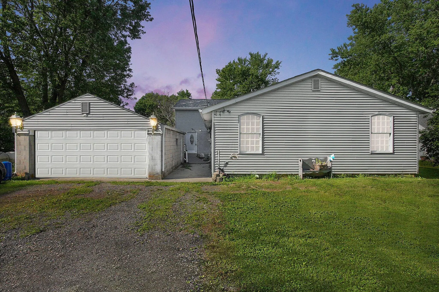 6764 London Groveport Rd photo 1