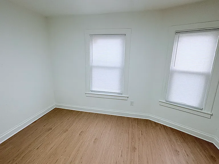 82 Malden St #1L — Photo 10