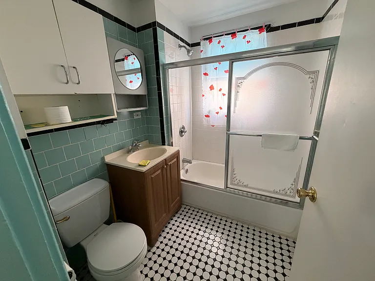 16 Winthrop St #1 — Photo 9