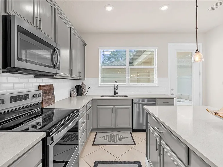 5090 Caspian St — Photo 12