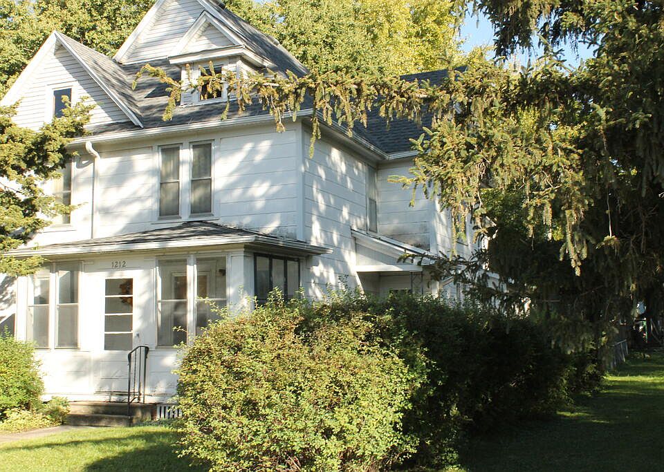 1st image of 1212 1st Ave N