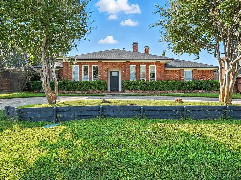 7938 Fair Oaks Ave — Photo 1