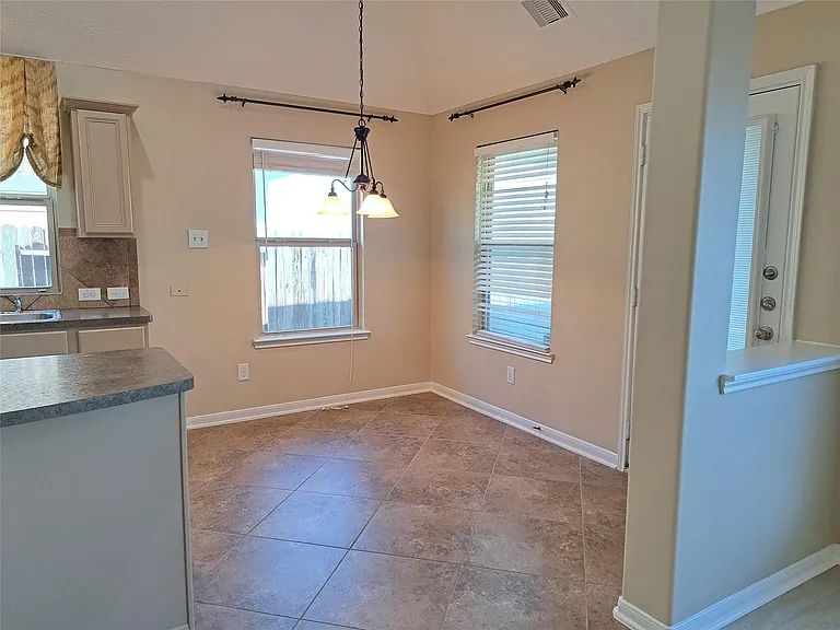 21910 Cascade Hollow Ln — Photo 12