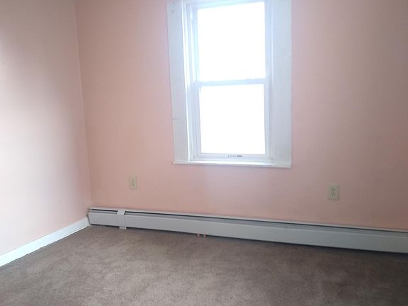 4th image of 164 Oliver St