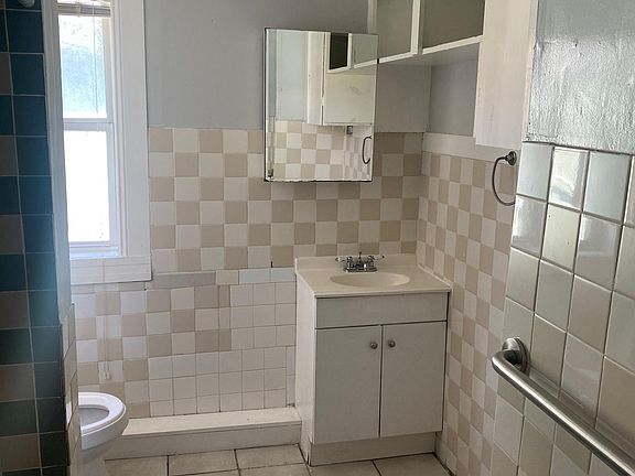 4th image of 532 Cypress Ave #2