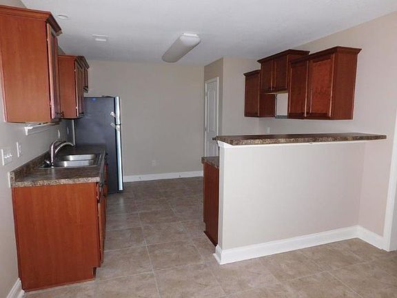 5th image of 2158 Woodridge Dr N