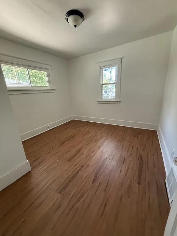 2225 Hoff St — Photo 4