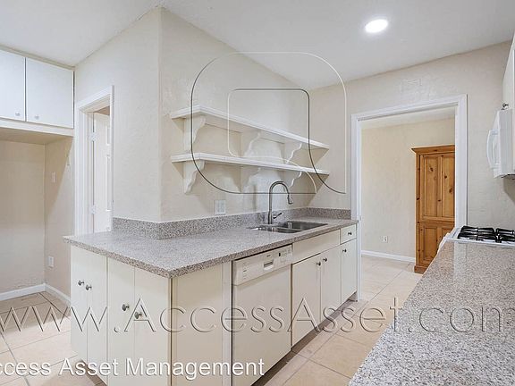 4th image of 64628 16th Ave #1