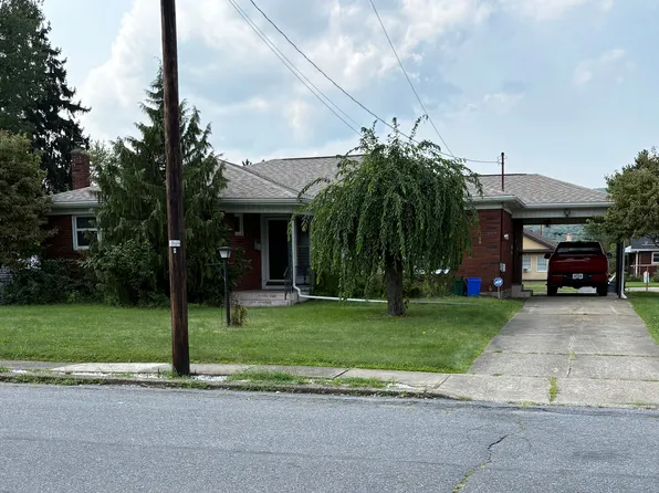 413 Center St, Old Forge, PA 18518