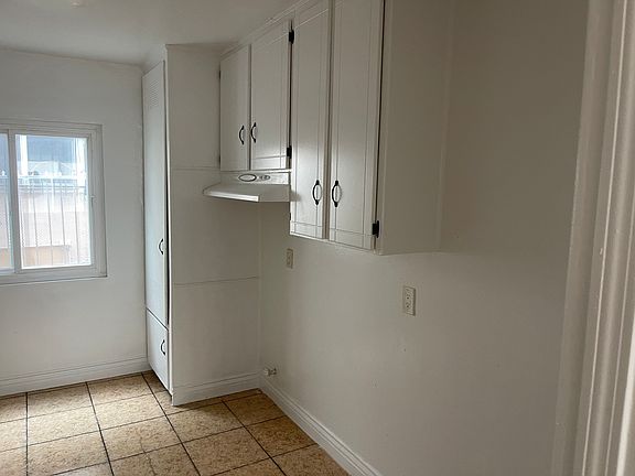 3rd image of 10226 Woodworth Ave APT 2