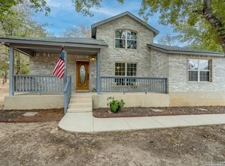 321 Whispering Oaks Dr, Adkins, TX 78101