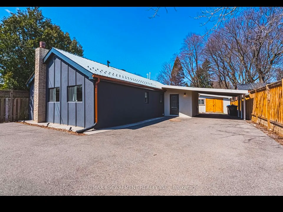 121 Paisley Blvd E