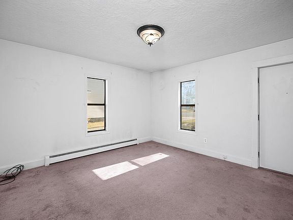 4th image of 2515 E Everett Ave