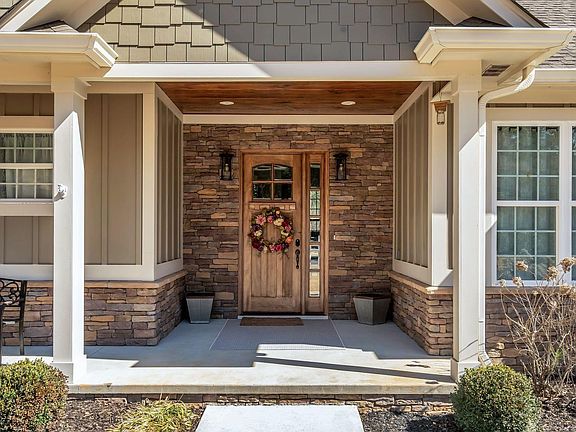 4th image of 1067 Heritage Dr