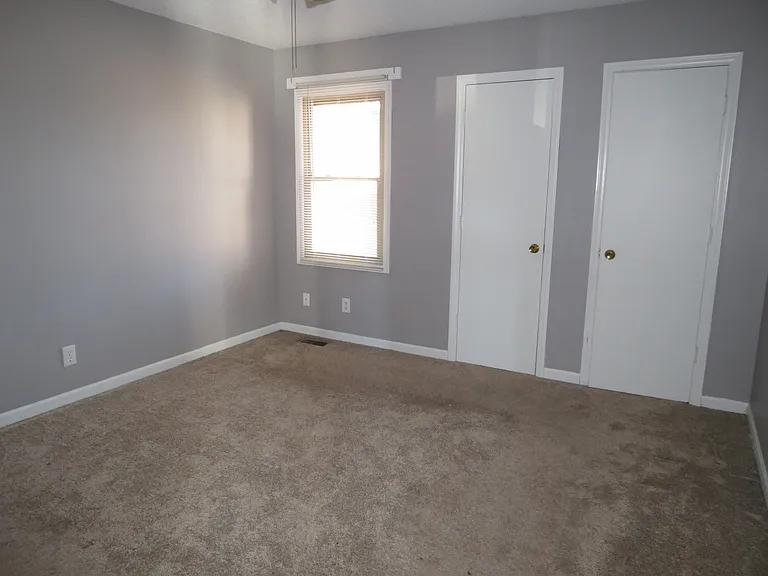 207 Brook St — Photo 12