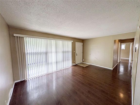 4th image of 11408 Manchester Ave