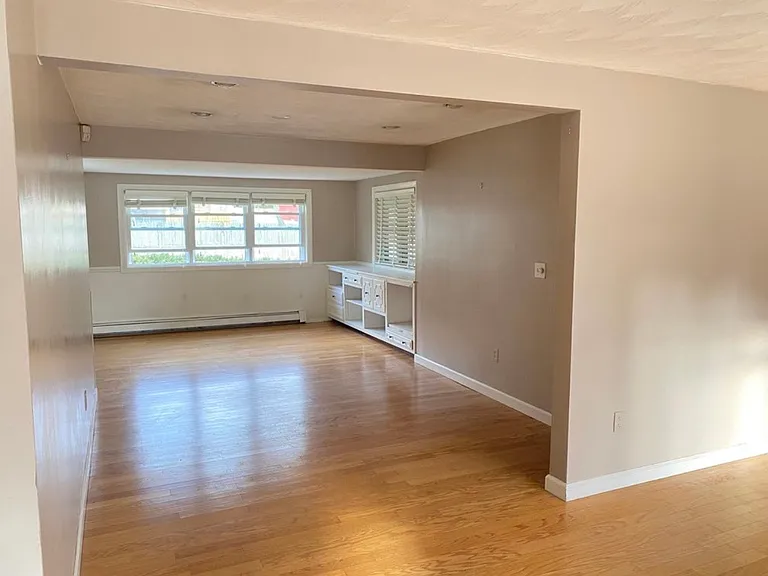 10 Hemlock Dr — Photo 13