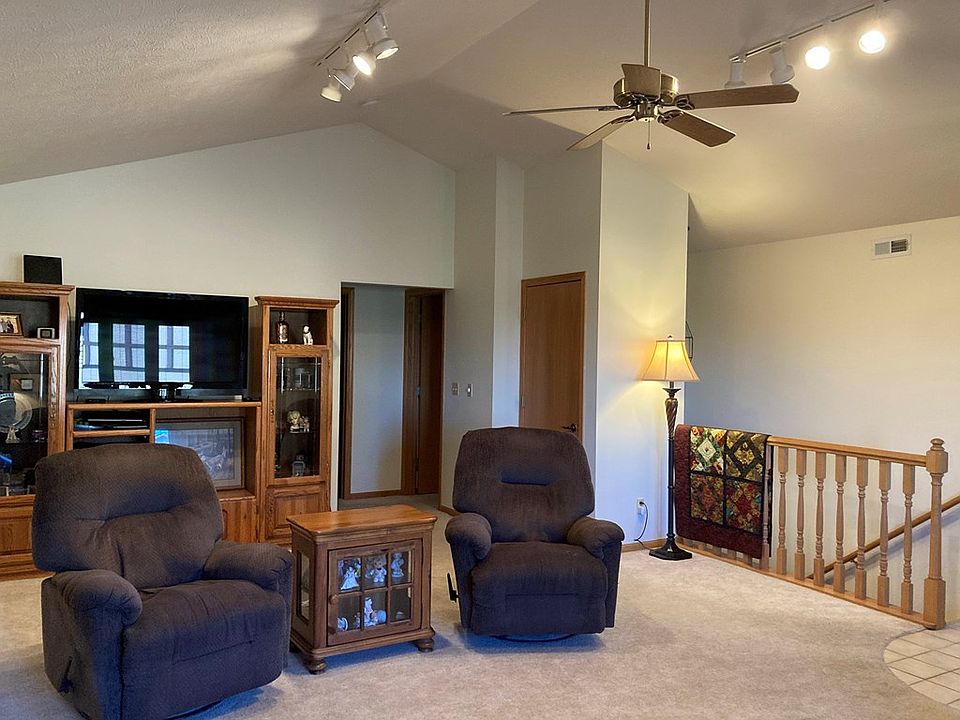 1018 Burr Oak Ln, Salina, KS 67401 Zillow