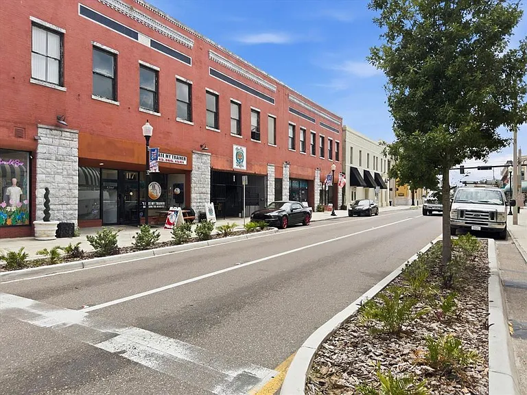 1001 E Reynolds St — Photo 32