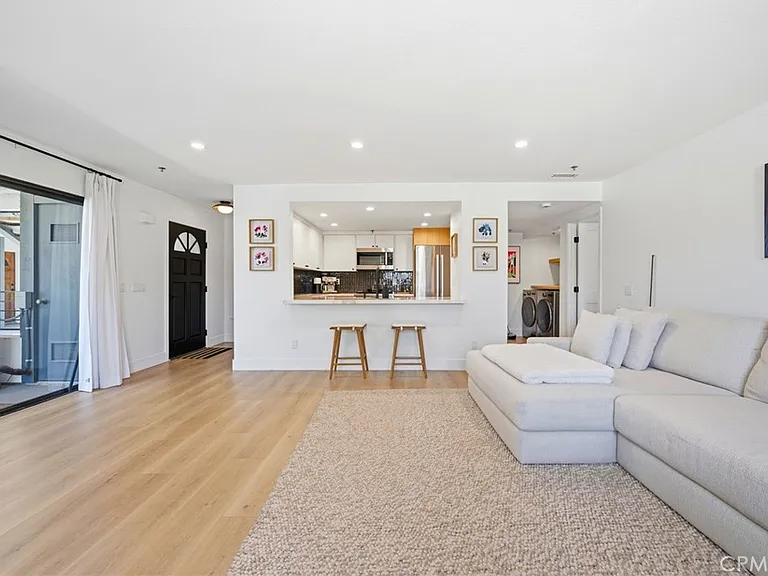 345 Avocado St #101A — Photo 3