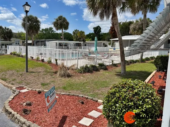 36121 Plum Ave, Grand Island, FL 32735