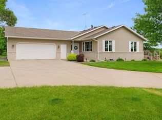 8466 96th St NW, Annandale, MN 55302