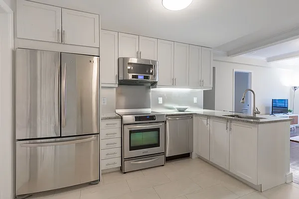 Rented by Stonehenge NYC LLC | media 10