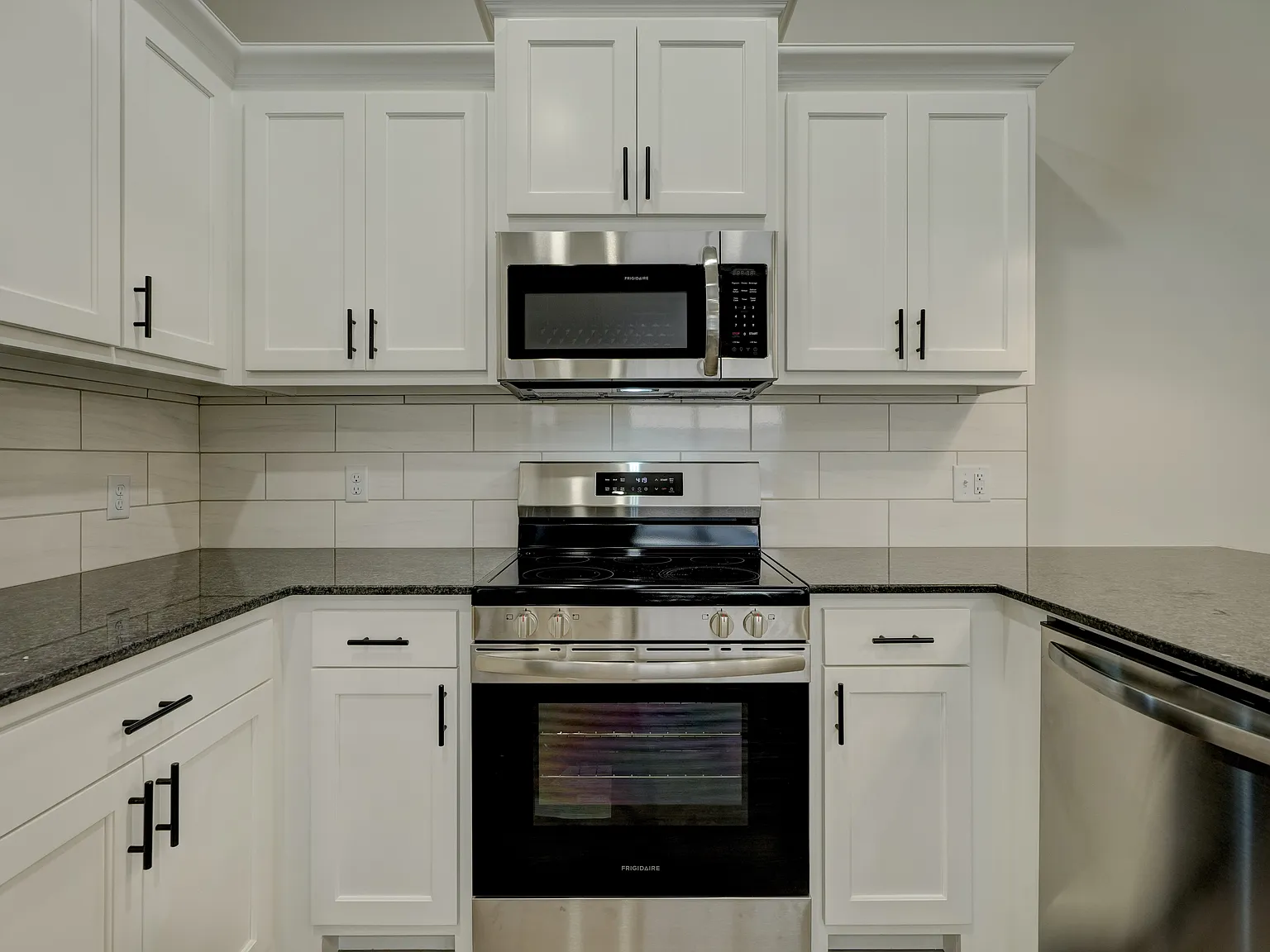 211 W Thatcher St — Photo 2