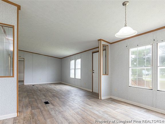 3rd image of 102 Ironwood Rd