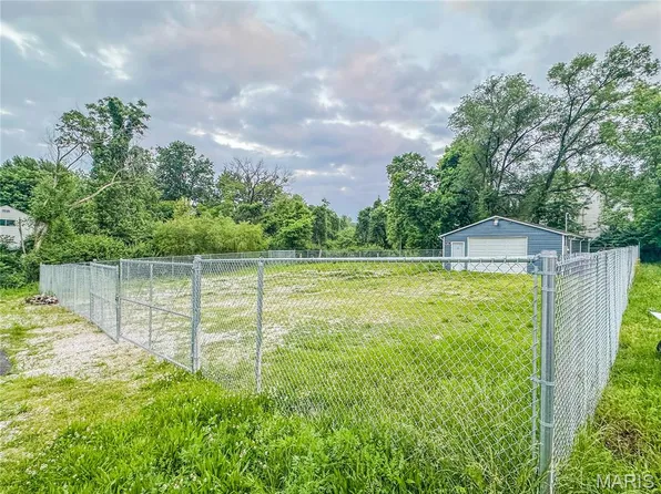 522 Lagro Ave, Saint Louis, MO 63125